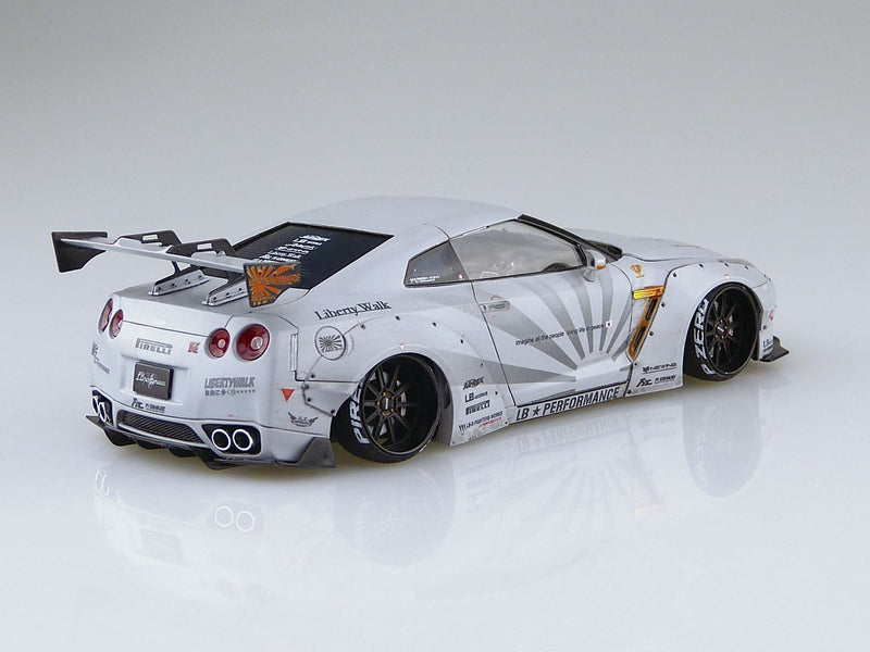 【Pre-Order】1/24 リバティーウォーク No.10 LB・ワークス R35 GT-R Ver.2 プラモデル（再販）《アオシマ》【※同梱不可】