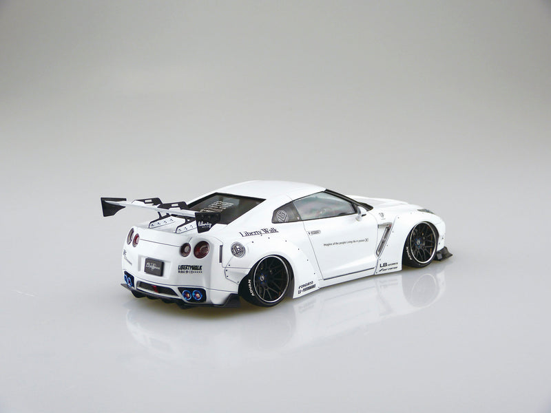 【Pre-Order】1/24 リバティウォーク No.11 LB★ワークス R35 GT-R type1.5 プラモデル（再販）《アオシマ》【※同梱不可】