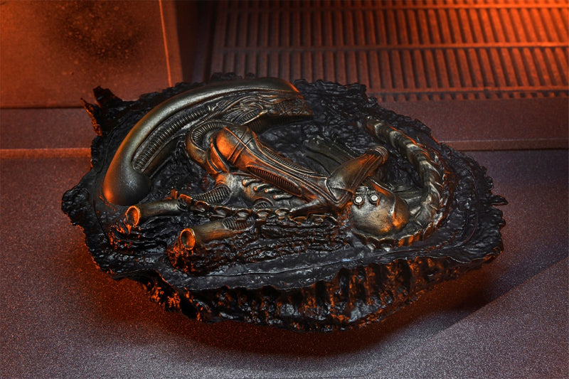 【Pre-Order】"Alien: Romulus" Ultimate Scorched Xenomorph 7-inch Scale Action Figure Accessory Set <Neca> [*Cannot be bundled]